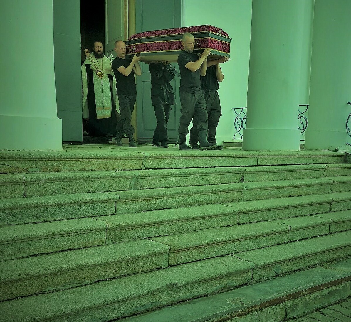 Услуги грузчиков на похороны